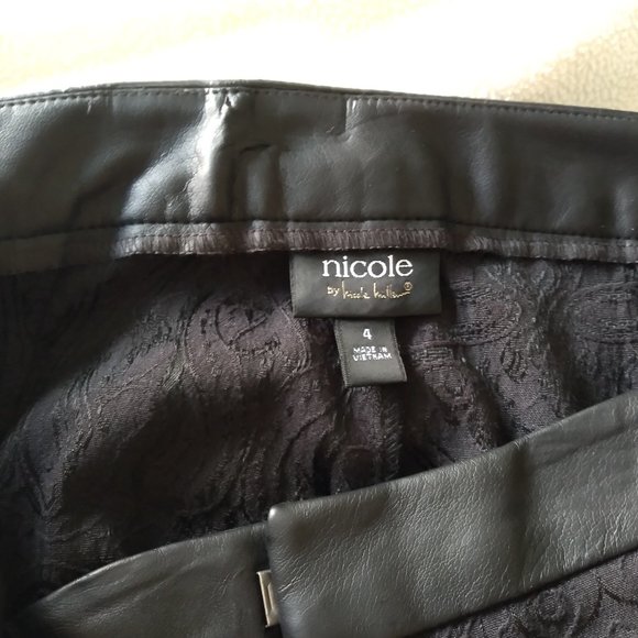 NICE BLACK PANTS WITH LEATHER-LIKE TRIM - Picture 3 of 3